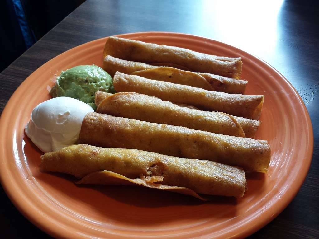 Efrains II Mexican Restaurant | 1630 63rd St # 10, Boulder, CO 80301 | Phone: (303) 440-4045