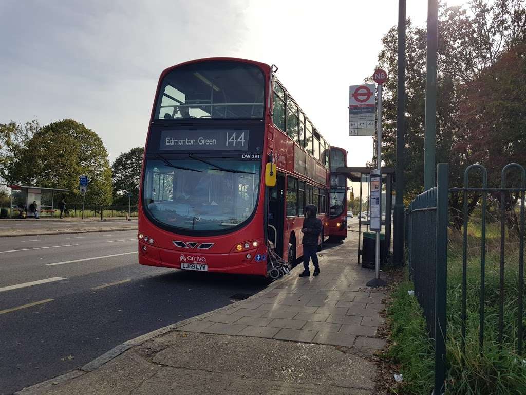 Pasteur Gardens (Stop NB) | London N18 1JW, UK