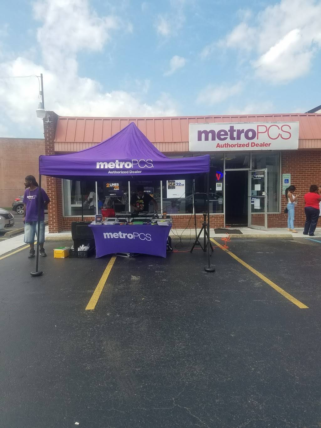 Metro by T-Mobile | 3919 Kecoughtan Rd, Hampton, VA 23669, USA | Phone: (757) 224-5517