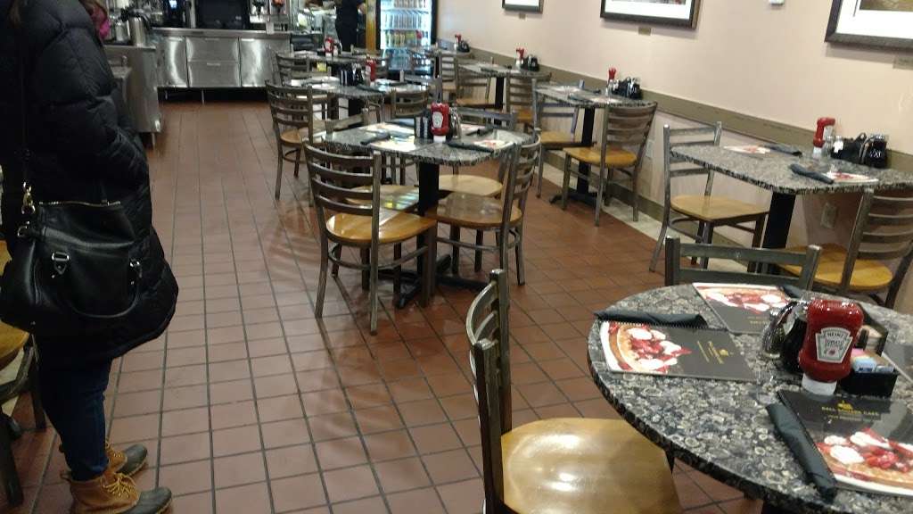 Ball Square Cafe & Breakfast | 708 Broadway, Somerville, MA 02144, USA | Phone: (617) 623-2233