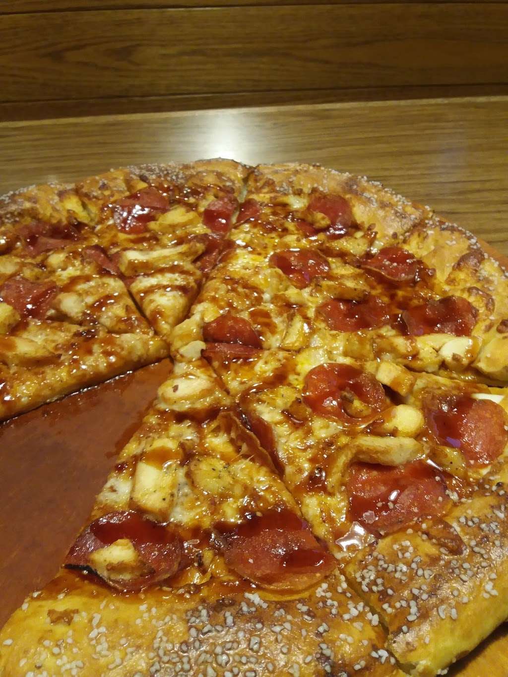 Pizza Hut | 34080 Commerce Dr, De Soto, KS 66018, USA | Phone: (913) 585-1265