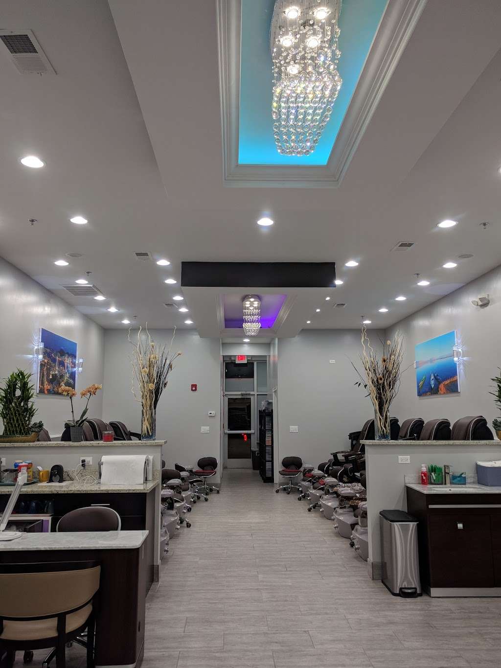 Lilis Nails & Spa | 1066 Ogden Ave, Montgomery, IL 60538 | Phone: (630) 692-9441