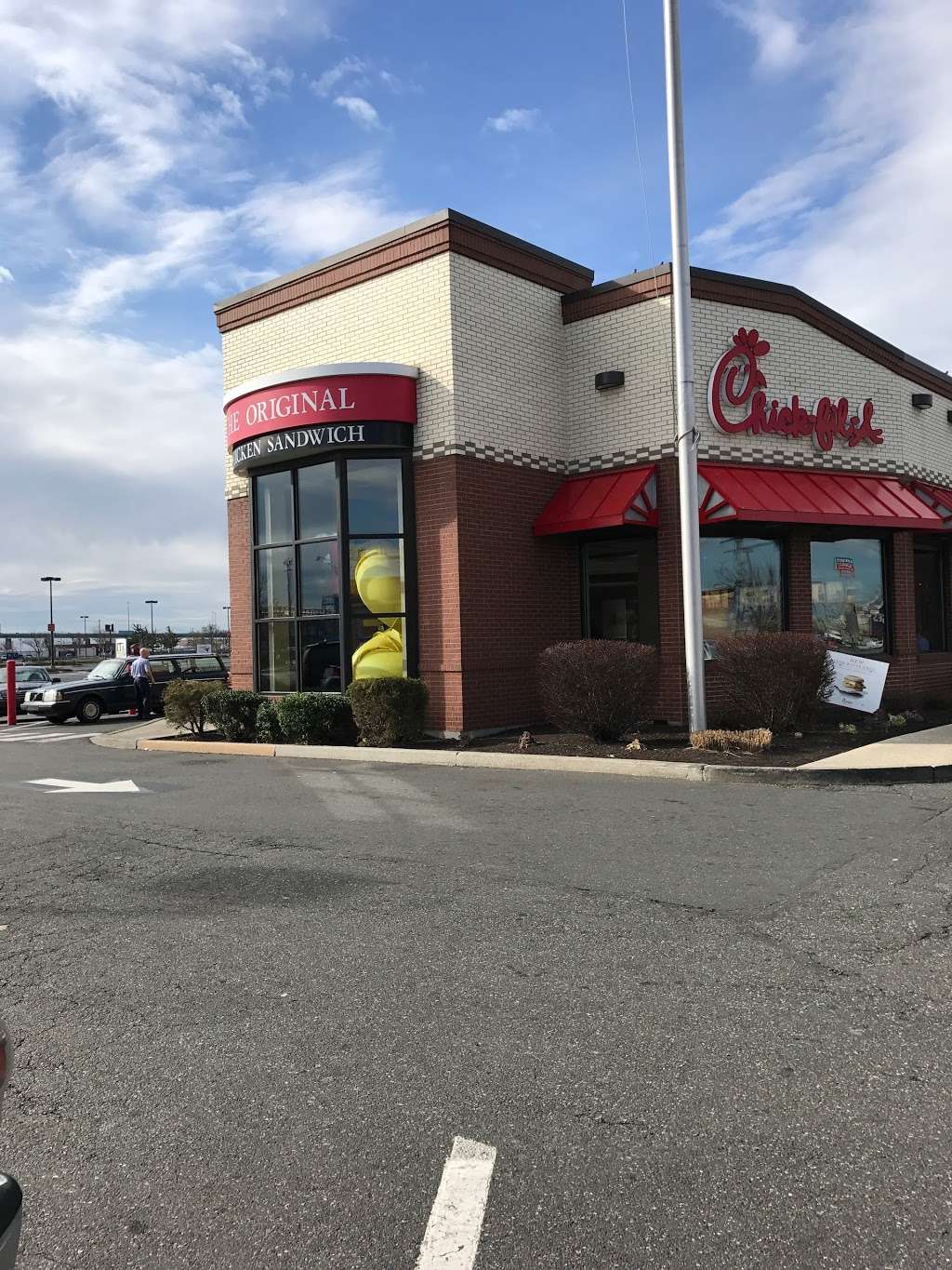 Chick-fil-A | 2204 S Christopher Columbus Blvd, Philadelphia, PA 19148, USA | Phone: (215) 271-2313