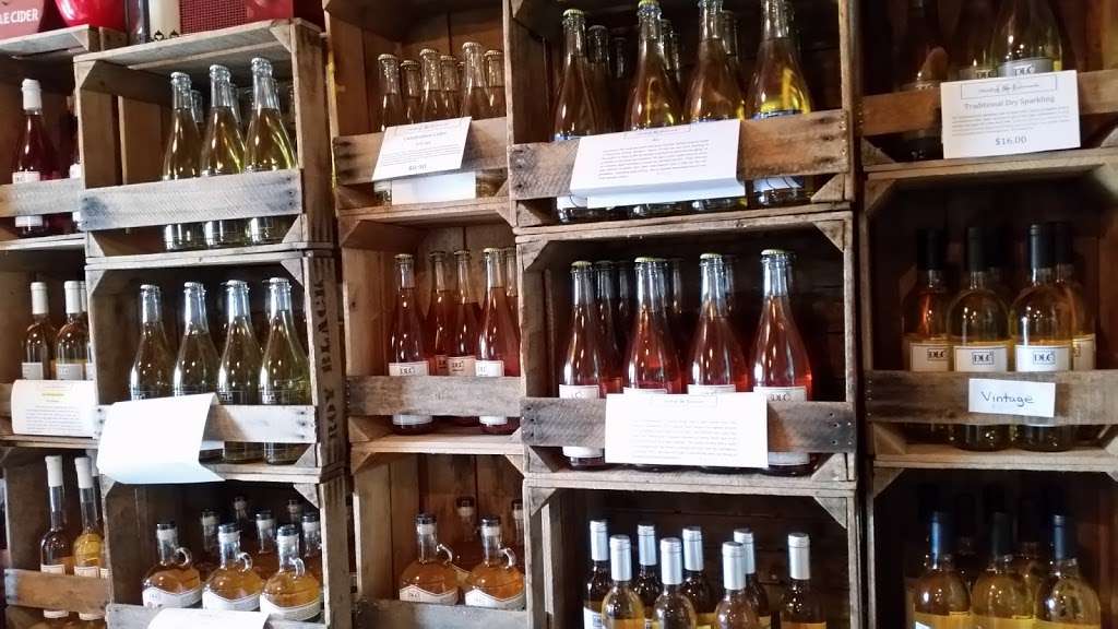 Distillery Lane Ciderworks | 5533 Gapland Rd, Jefferson, MD 21755 | Phone: (301) 834-8920