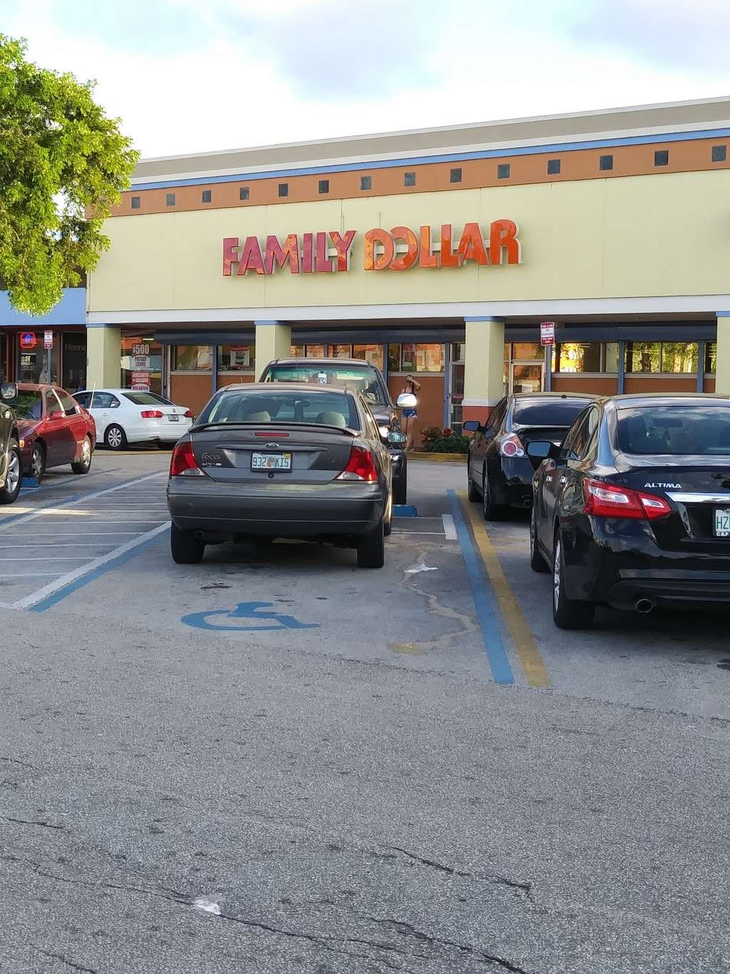 Miami Gardens Shopping Plaza | 4504 NW 183rd St, Miami Gardens, FL 33055, USA | Phone: (305) 673-5315