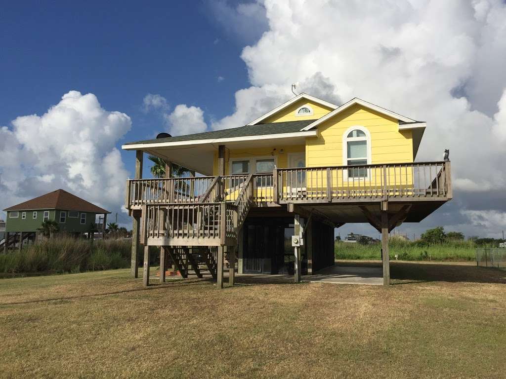 Sunny Beach Time | 915 Kahla Dr, Crystal Beach, TX 77650 | Phone: (281) 794-1049