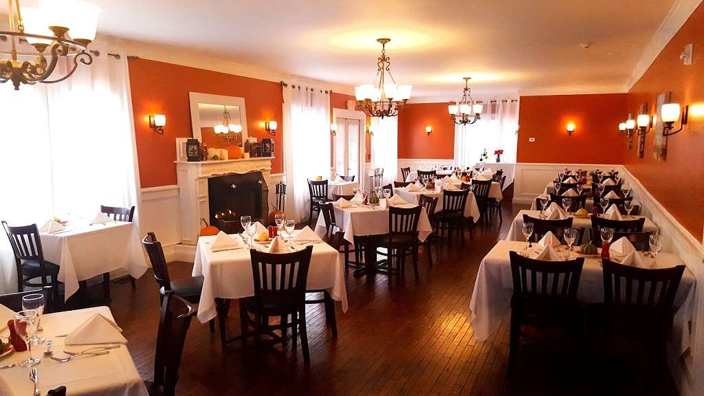 Mountainside Restaurant at Catskill Mountains Resort | 211 Mail Rd, Barryville, NY 12719, USA | Phone: (845) 456-0195