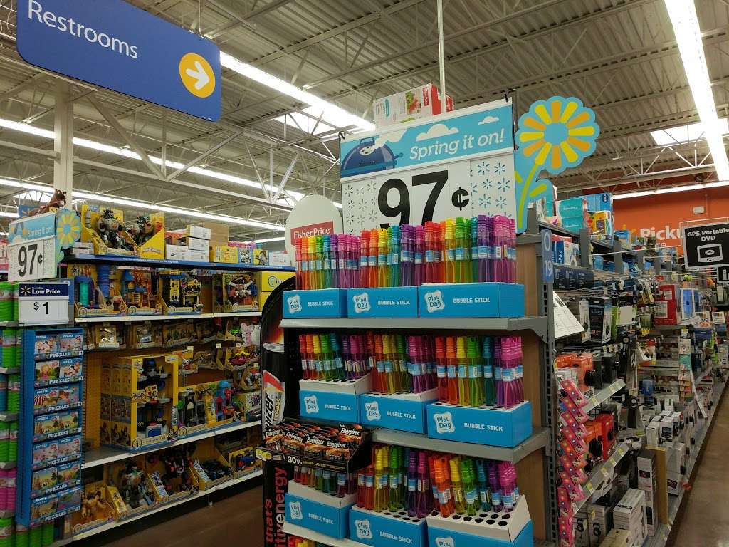 Walmart Supercenter | 1725 E Santa Fe St, Gardner, KS 66030, USA | Phone: (913) 884-8004