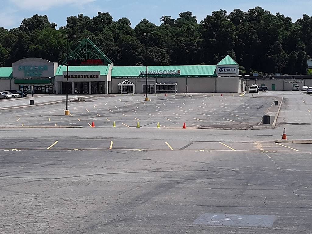 Marketplace Cinemas Winston Salem | 2095 Peters Creek Pkwy, Winston-Salem, NC 27127, USA | Phone: (336) 725-4646