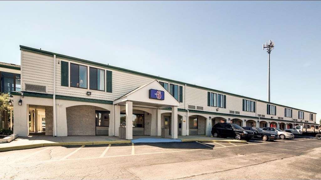 Motel 6 Newark DE | 100 McIntosh Plaza, Newark, DE 19713, USA | Phone: (302) 453-9100