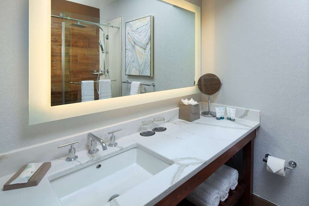 The Westin San Francisco Airport | 1 Old Bayshore Hwy, Millbrae, CA 94030 | Phone: (650) 692-3500