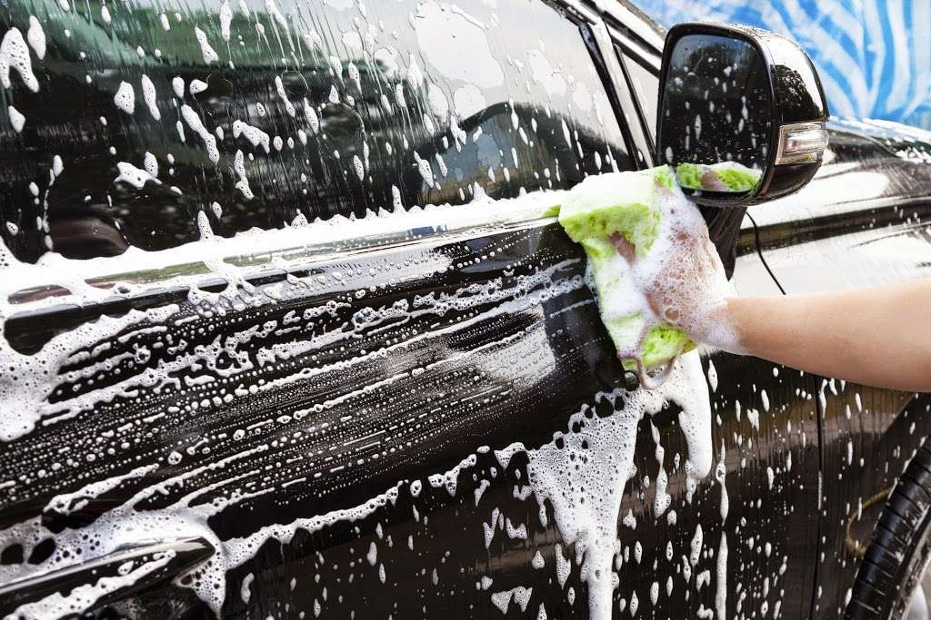 Fast & Friendly Express Car Wash | 10731 W Olive Ave, Peoria, AZ 85345, USA | Phone: (623) 889-7170