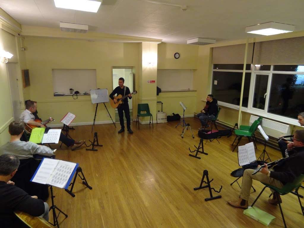 Guitar Lessons @ Leybourne Chase Community Centre | 82 Hawley Dr, West Malling ME19 5FL, UK | Phone: 07762 141221