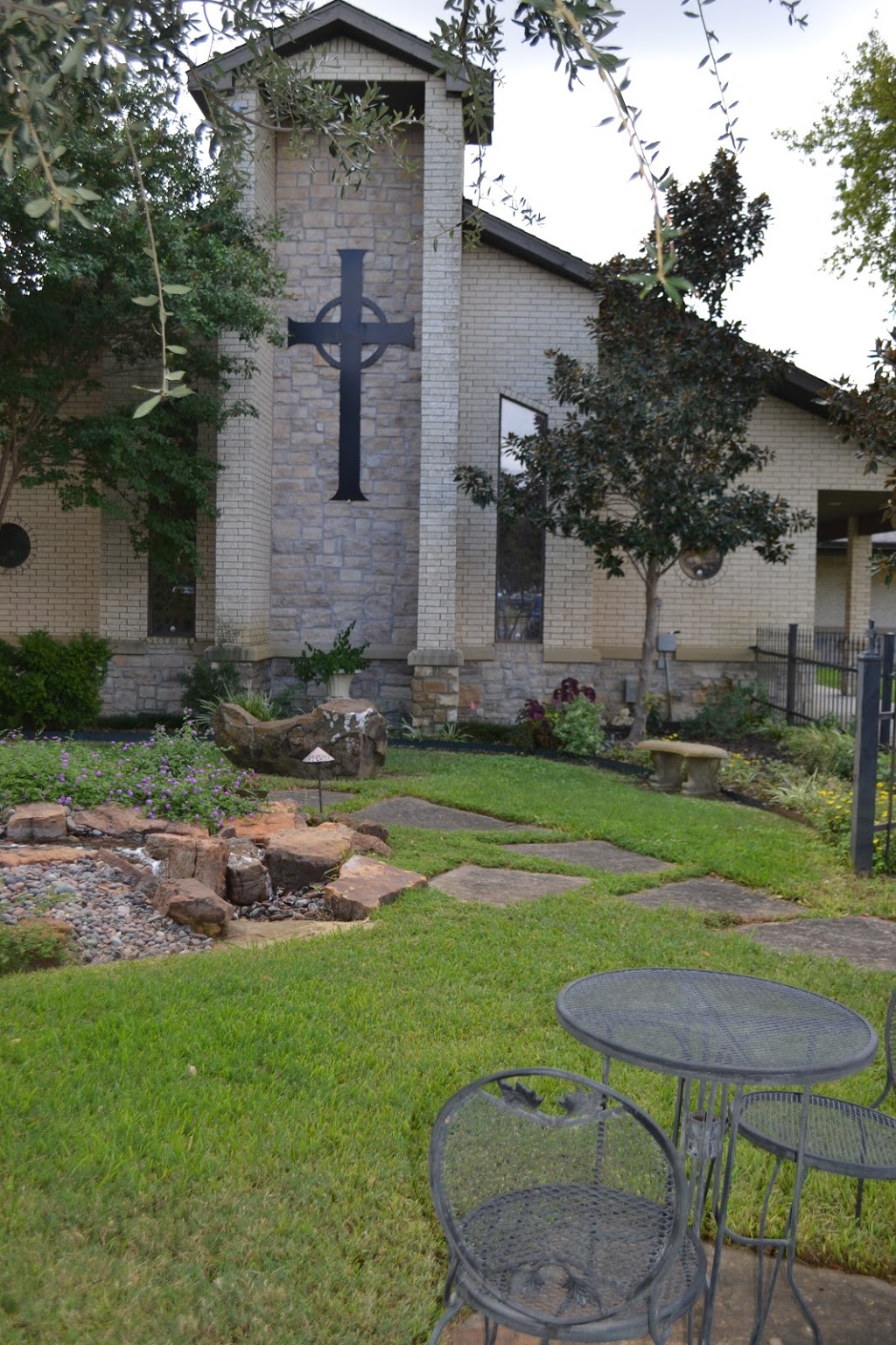 St. John Lutheran Church | 1218 E Debbie Ln, Mansfield, TX 76063, USA | Phone: (817) 473-4889
