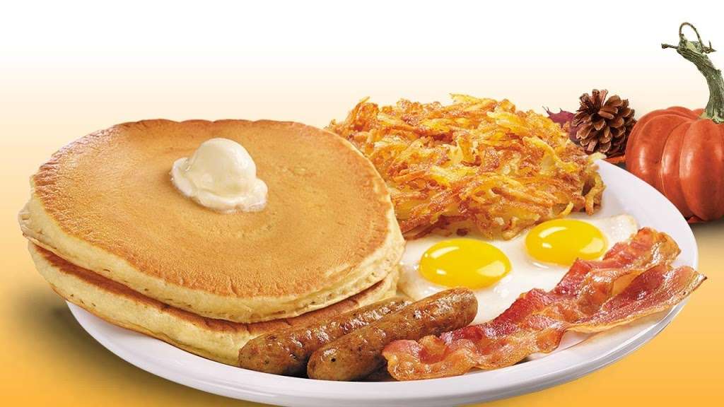 Dennys | 4760 East Cesar E Chavez Avenue, Los Angeles, CA 90022, USA | Phone: (323) 263-3440