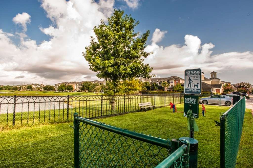 Reserve at Tranquility Lake Apartments | 2850 Oak Rd, Pearland, TX 77584 | Phone: (281) 884-3299