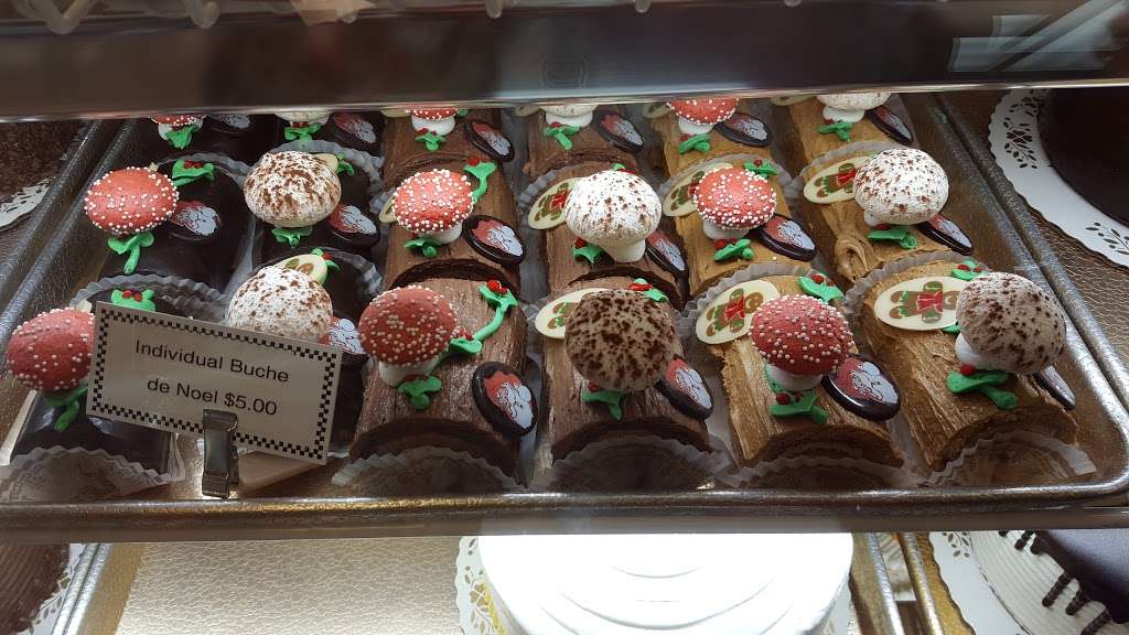 Scarsdale Pastry Center | 1487 Weaver St, Scarsdale, NY 10583, USA | Phone: (914) 723-6722