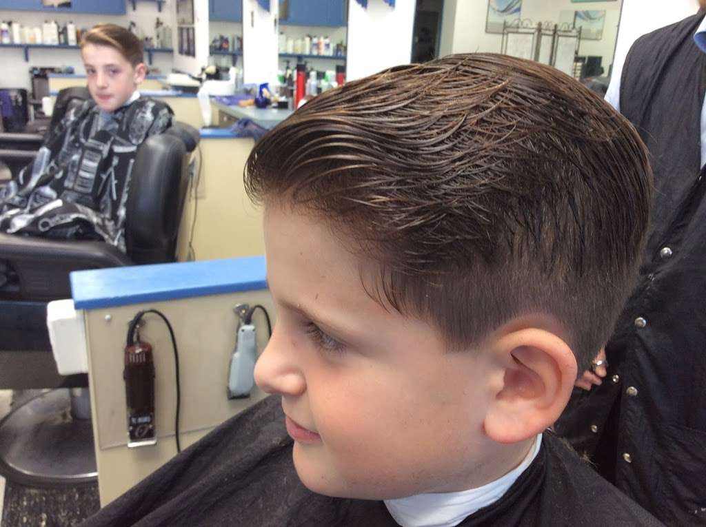 Warfields Barber Styling Salon | 4882 Montgomery Rd, Ellicott City, MD 21043, USA | Phone: (410) 750-6205