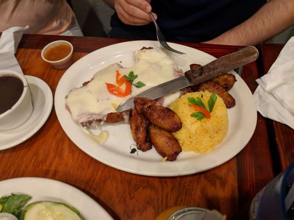 Copacabana Cuban Cafe | 320 Dora Drawdy Way, Mt Dora, FL 32757, USA | Phone: (352) 385-9000