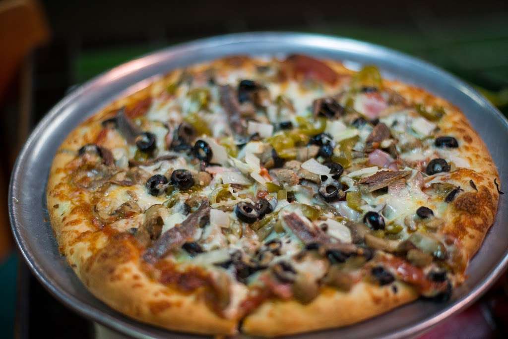 Mount Dora Pizza & Subs | 2718 W Old US Hwy 441, Mt Dora, FL 32757 | Phone: (352) 383-5303