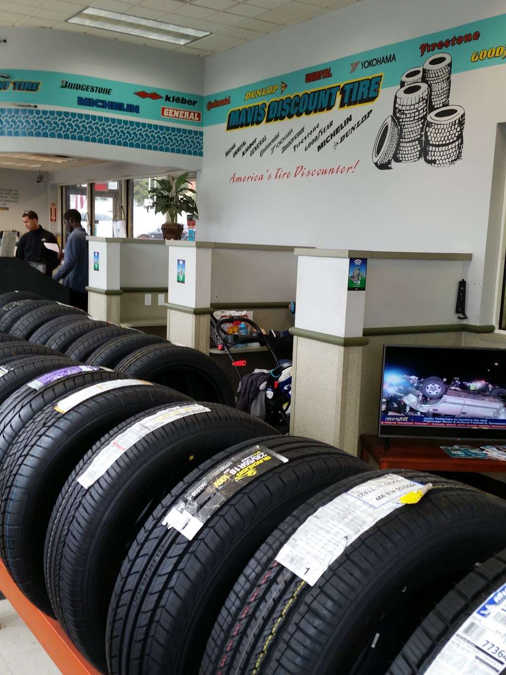 Mavis Discount Tire | 200 Northern Blvd, Great Neck, NY 11021 | Phone: (516) 487-6611