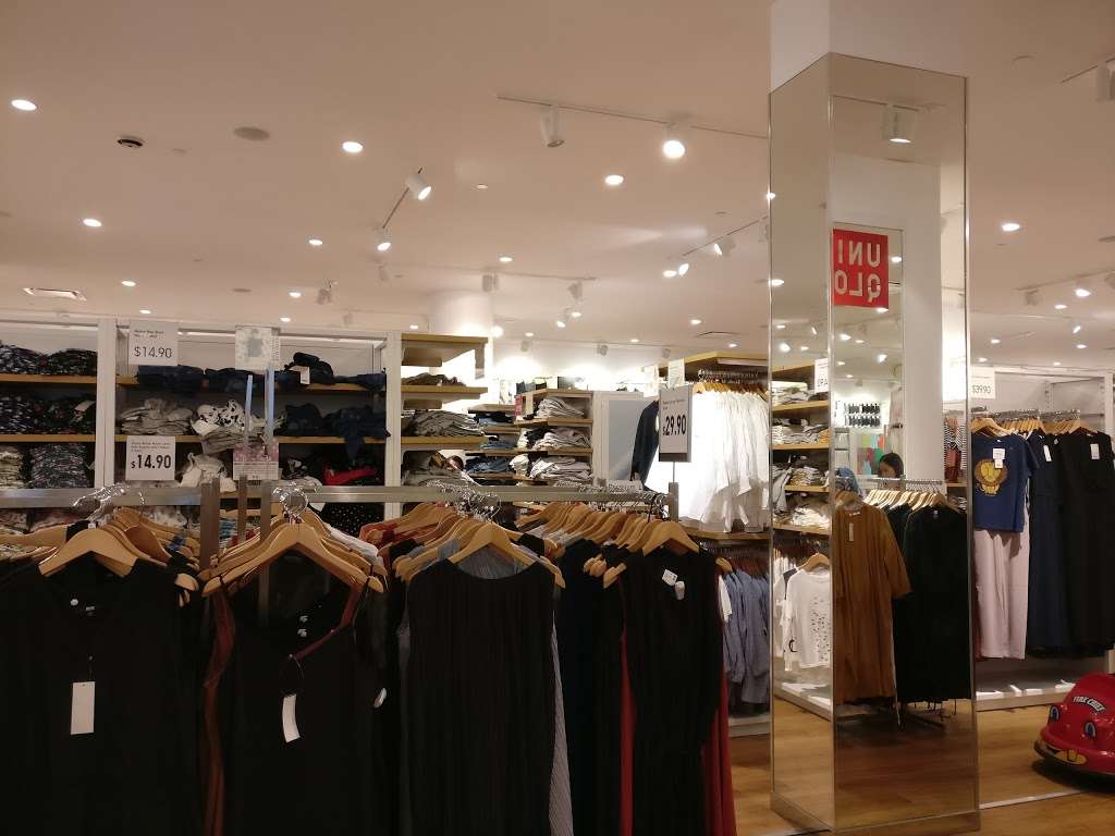 UNIQLO Hillsdale | 286 Hillsdale Mall, San Mateo, CA 94403, USA | Phone: (877) 486-4756