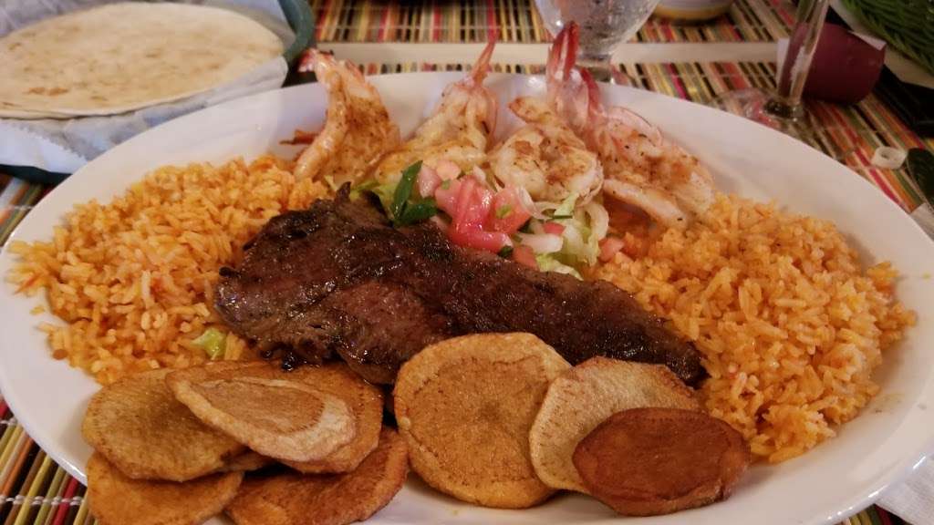 El Molino Mexican Restaurant | 2112 Elgin Rd, Carpentersville, IL 60110, USA | Phone: (847) 551-1602