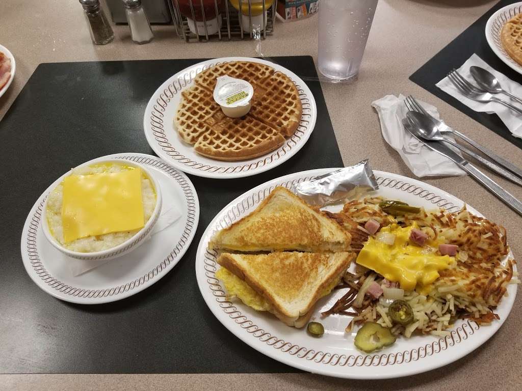 Waffle House | 2665 W Jonathan Moore Pike, Columbus, IN 47201, USA | Phone: (812) 375-0304