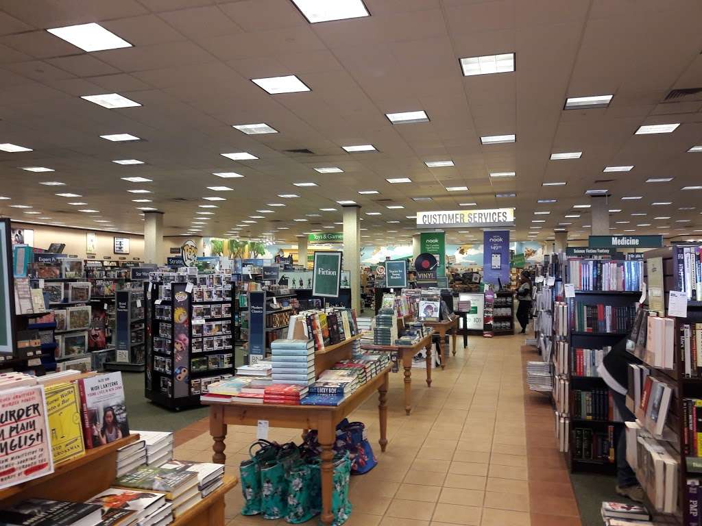 Barnes & Noble | 82 Providence Hwy, Walpole, MA 02032, USA | Phone: (508) 668-1303