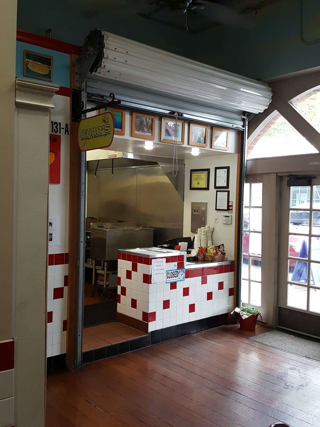 Chars Hot Dogs | 131 1st St A, Benicia, CA 94510, USA | Phone: (707) 745-4476