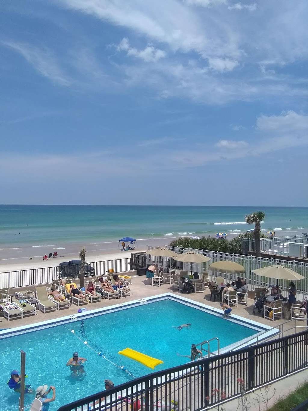 Turtle Inn Beach Club | 3233 S Atlantic Ave, Daytona Beach, FL 32118 | Phone: (386) 761-0426