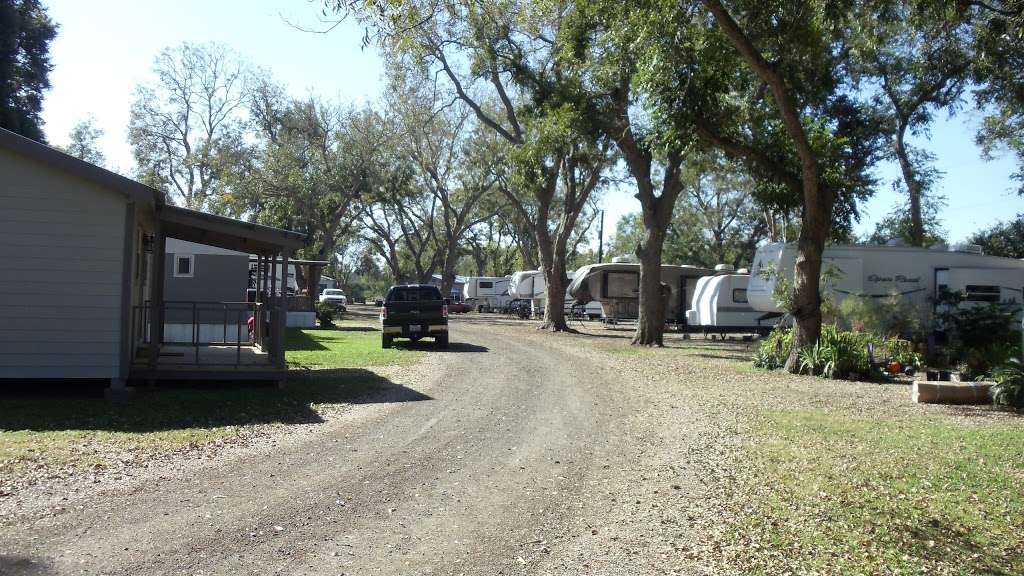 Chenango RV Park | 601 County Rd 773, Angleton, TX 77515 | Phone: (979) 864-6454