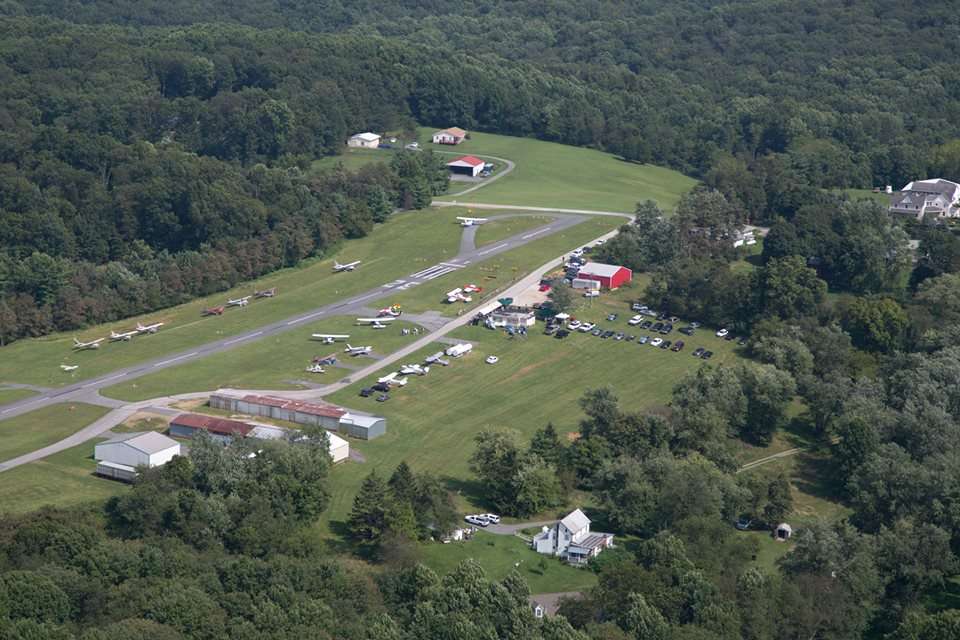 Clearview Airpark-2W2 | 526 Oak Tree Rd, Westminster, MD 21157, USA | Phone: (410) 795-1176