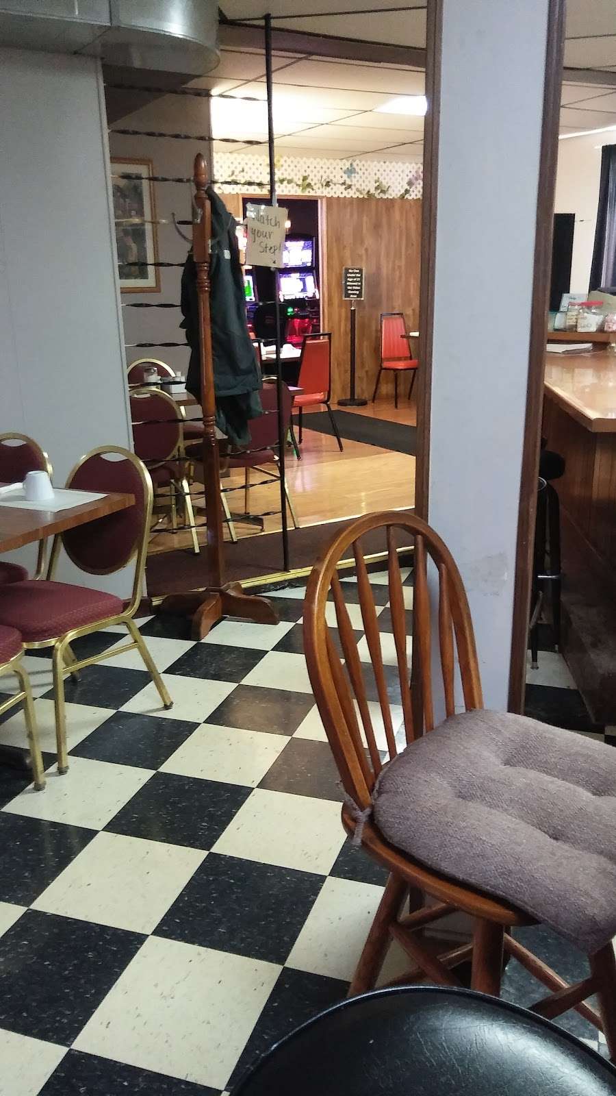 Da Lees Cozy Corner | 720 E Main St, Streator, IL 61364 | Phone: (815) 672-9299