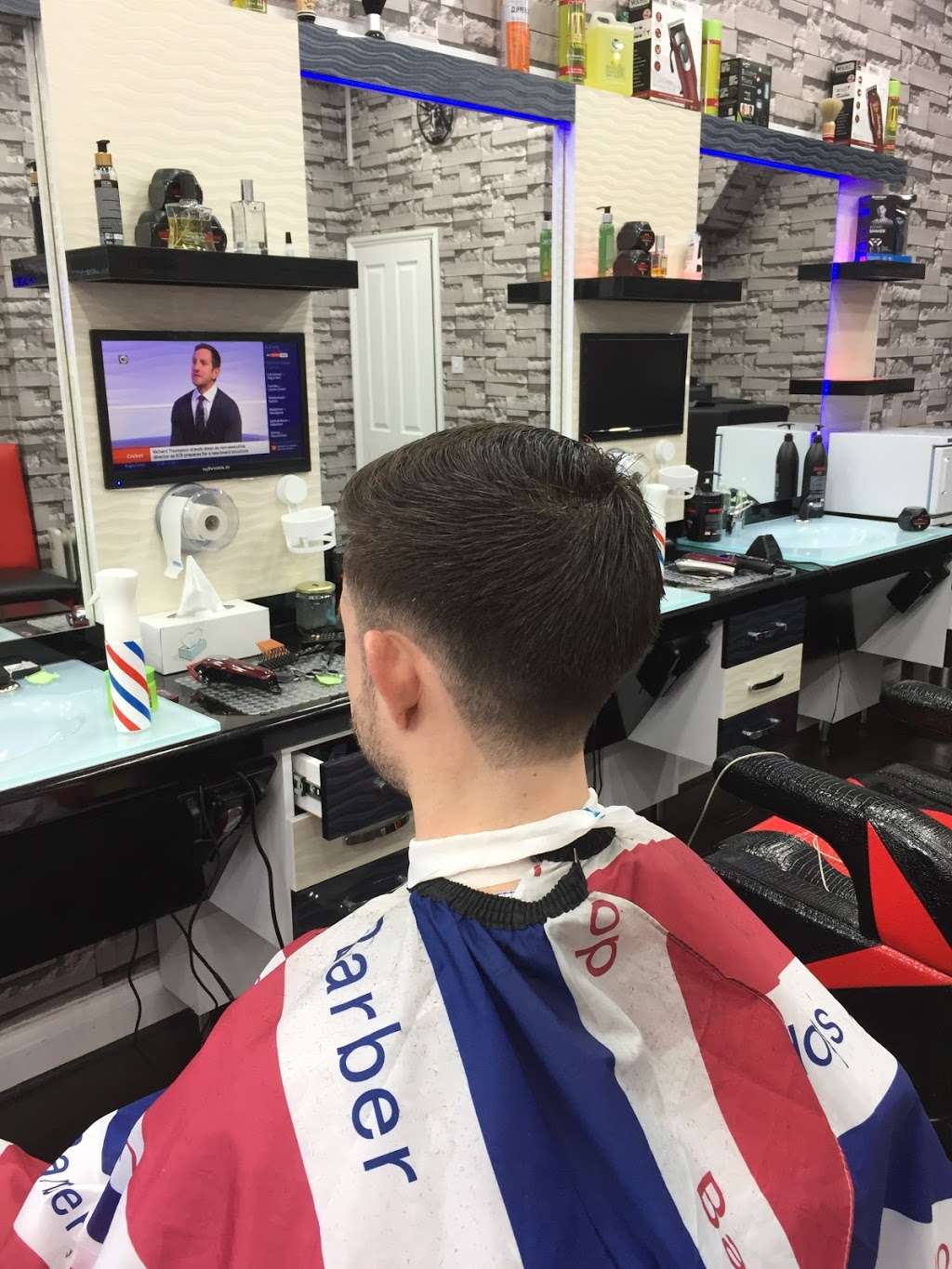 Blade barber | 401 Durnsford Rd, London SW19 8EE, UK | Phone: 020 8946 9500