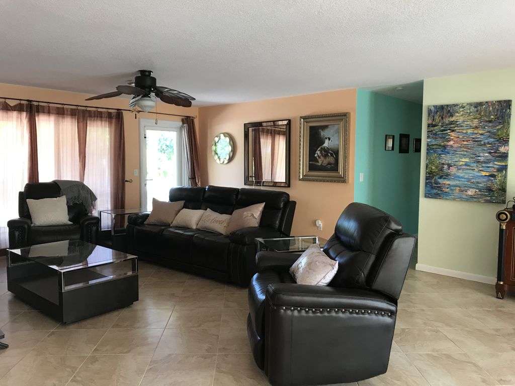 Pompano Beach Vacation House, Florida Rental close to Fort Laude | 1111 SE 7th Ave, Pompano Beach, FL 33060, USA | Phone: (561) 465-9505