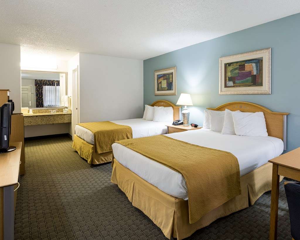 Quality Inn Clute Freeport | 809 Hwy 332 West, Clute, TX 77531, USA | Phone: (979) 265-5252