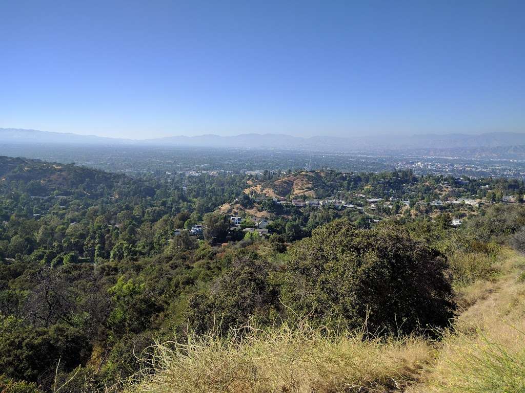 Dead Man Overlook | 8591 Mulholland Dr, Los Angeles, CA 90046, USA | Phone: (310) 589-3200