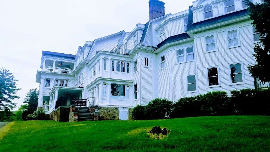 Mansion At Noble Lane | 37 Noble Ln, Bethany, PA 18431, USA | Phone: (866) 466-3855