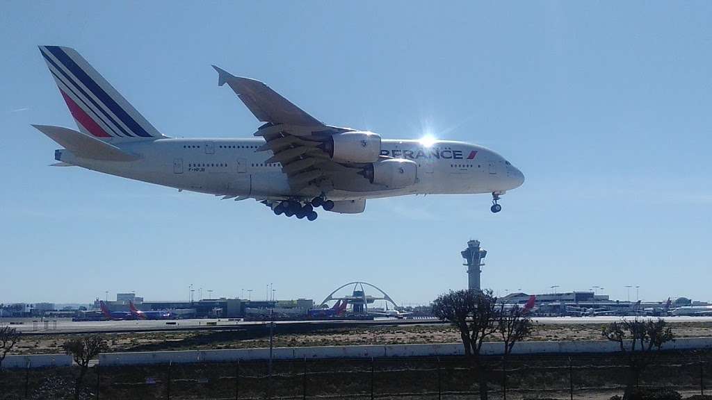 Airplane Landing View Point | W 92nd St, Los Angeles, CA 90045, USA