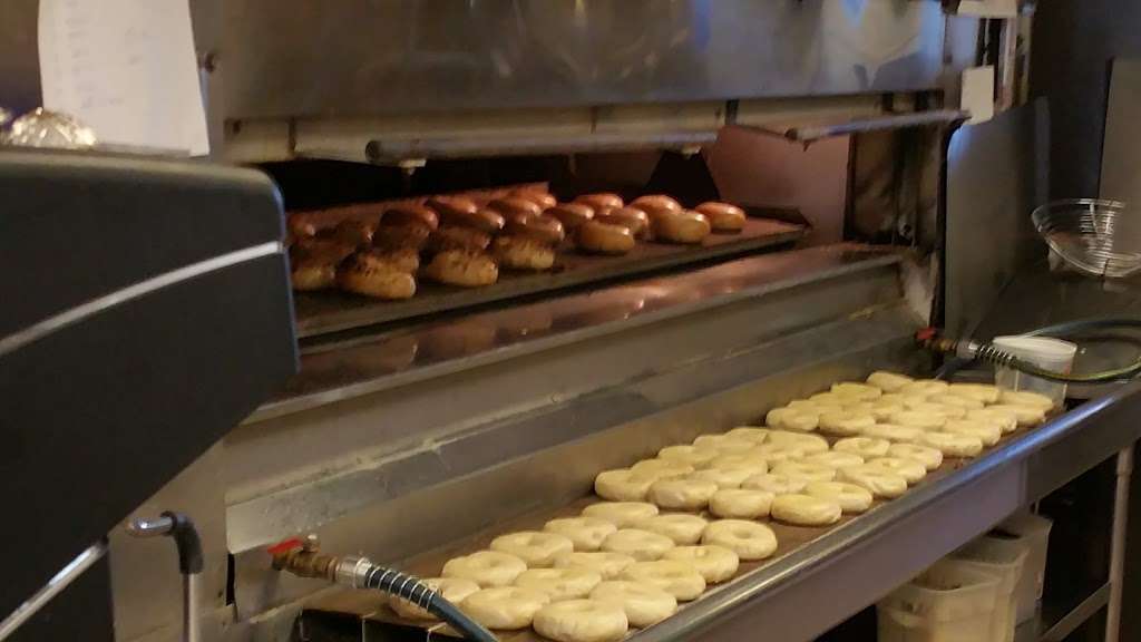 House of Bagels | 1681 Hollenbeck Ave, Sunnyvale, CA 94087, USA | Phone: (408) 245-0311