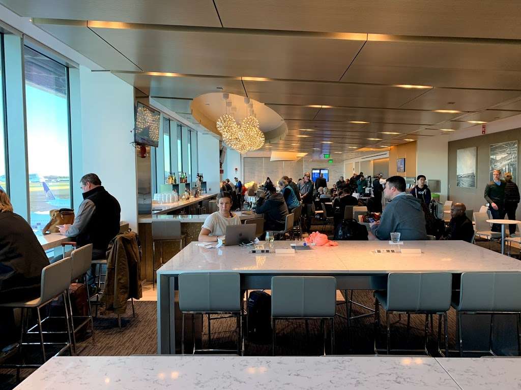 United Club | 1 Harborside Dr, Boston, MA 02128, USA