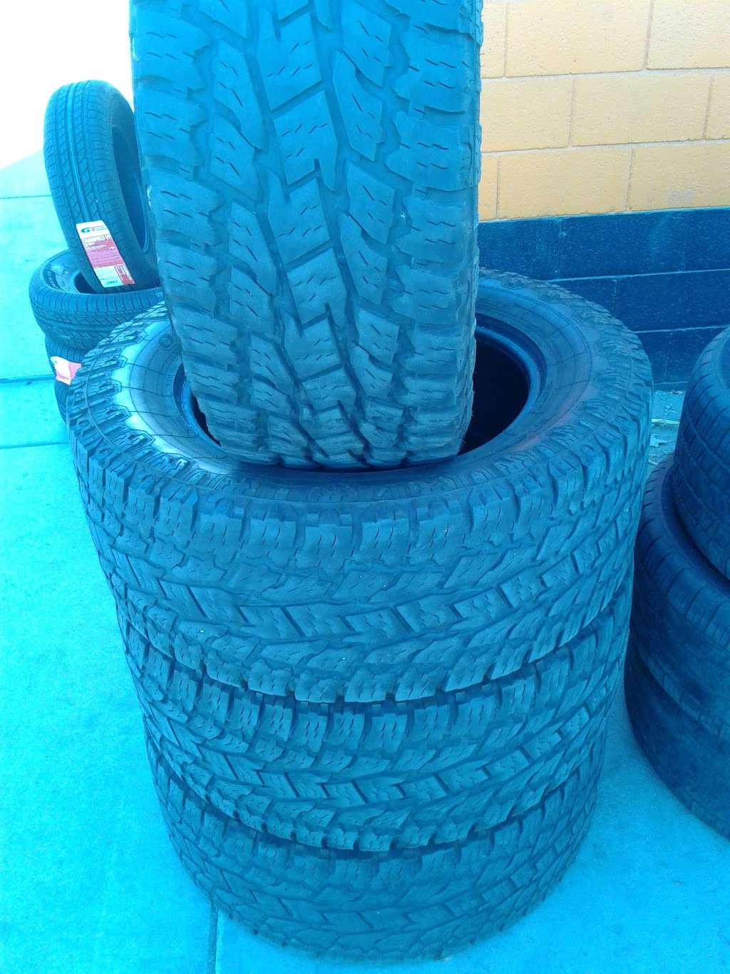 Bloomington Tires | 10962 Cedar Ave, Bloomington, CA 92316, USA | Phone: (909) 961-2336