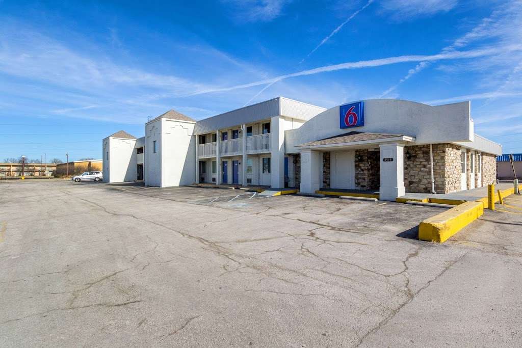 Motel 6 Indianapolis, IN - S. Harding St. | 4585 S Harding St, Indianapolis, IN 46217, USA | Phone: (317) 781-1350