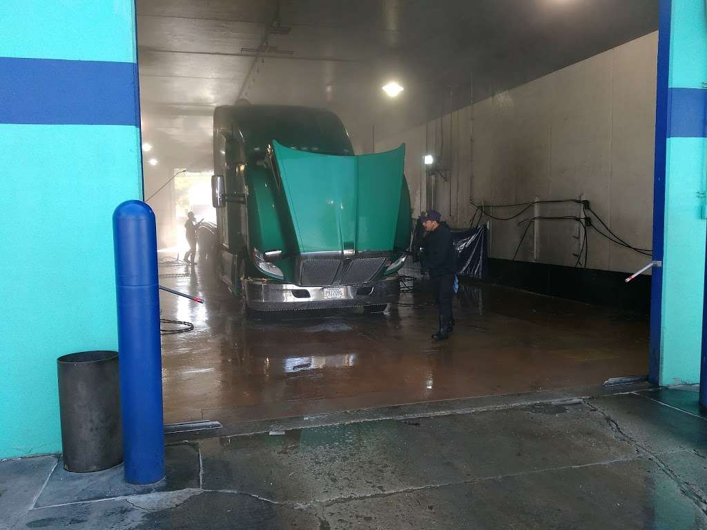 Blue Beacon Truck Wash of Kansas City, MO | 1201 N Corrington Ave, I-435 Exit 57 (Front St), Kansas City, MO 64120, USA | Phone: (816) 231-6858