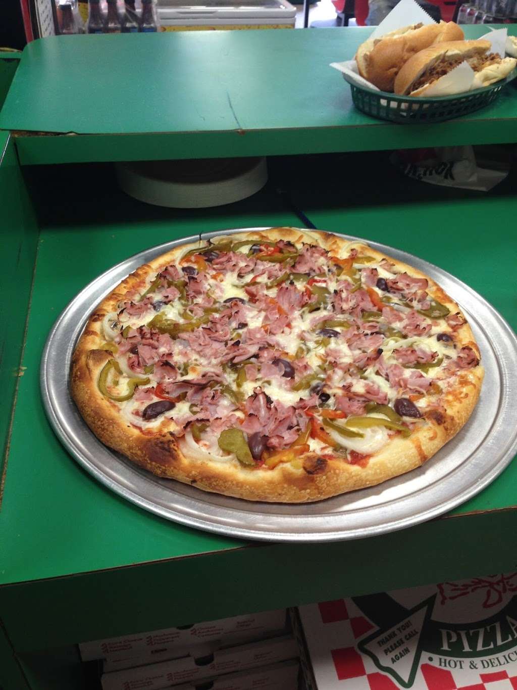 Alfredos Pizza | 4 Kedron Ave, Morton, PA 19070, USA | Phone: (610) 543-1800