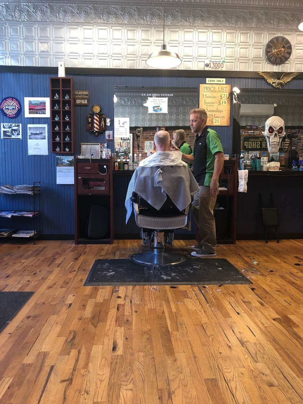 Mikes Classic Barber Shop | 1195 Chestnut St, Newton, MA 02464, USA | Phone: (617) 795-1530