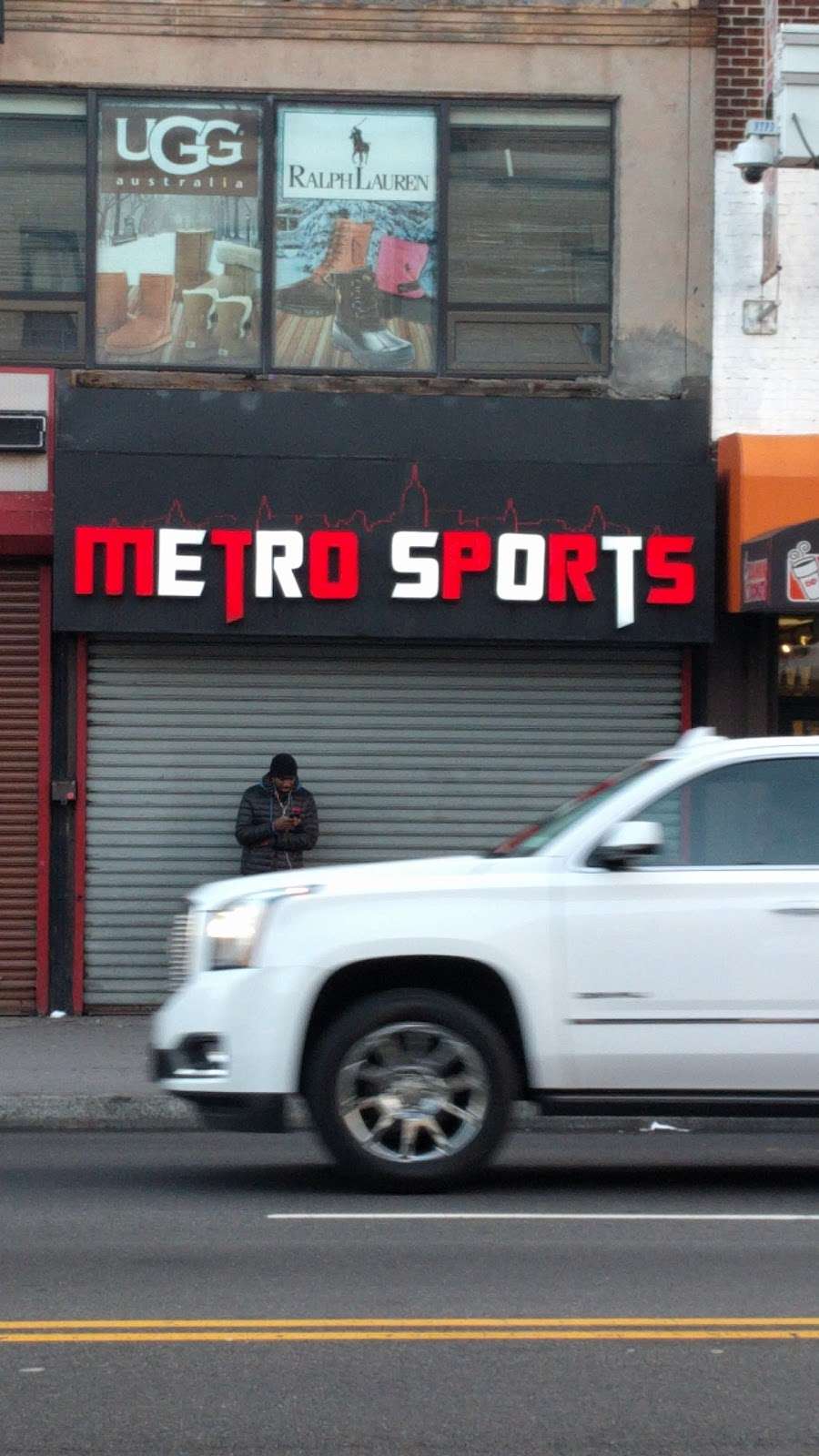 Metro Sports | 1571 Flatbush Ave, Brooklyn, NY 11210, USA | Phone: (718) 434-7797