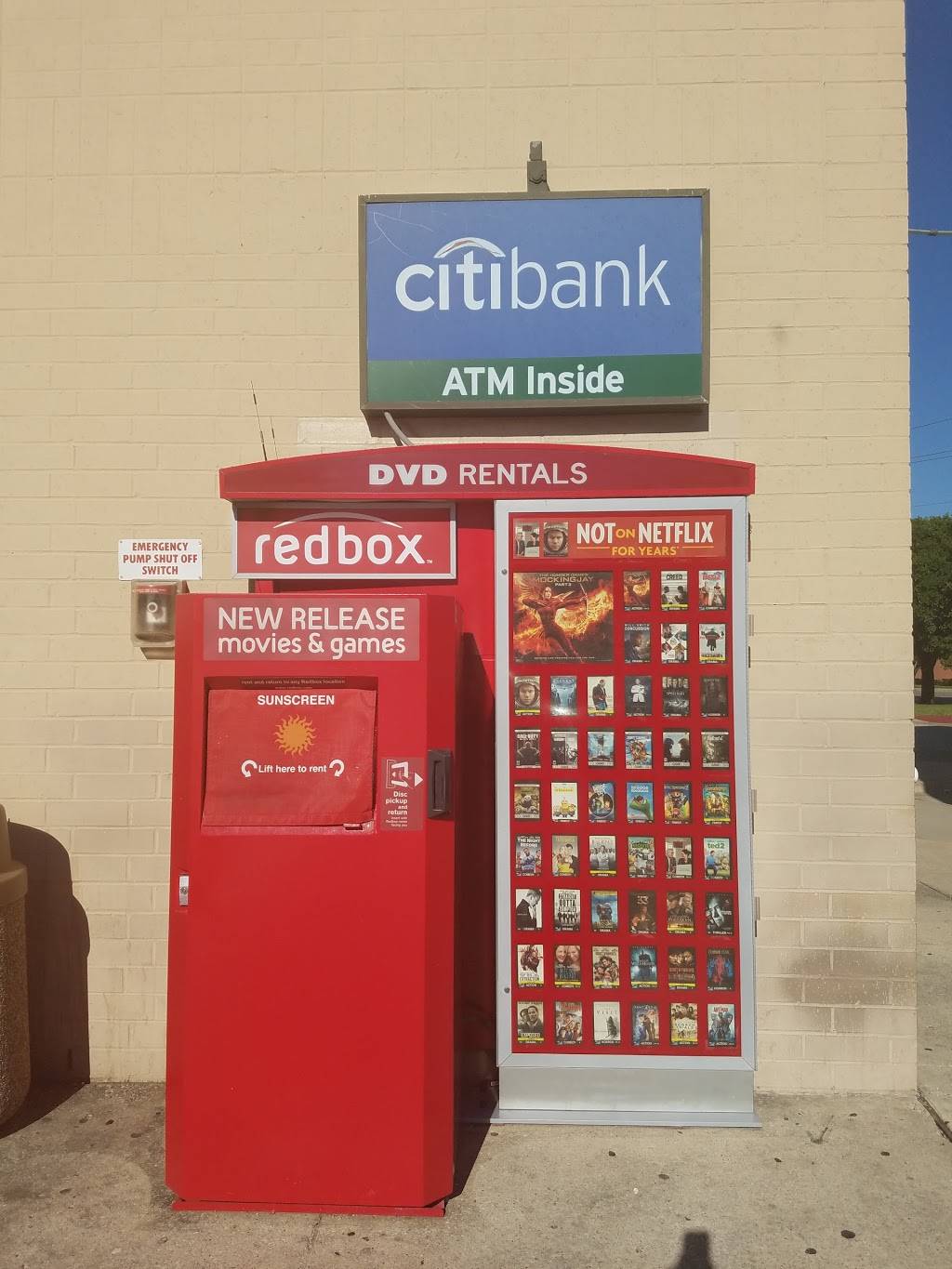 Redbox | 5403 Arapaho Rd, Dallas, TX 75248, USA | Phone: (866) 733-2693