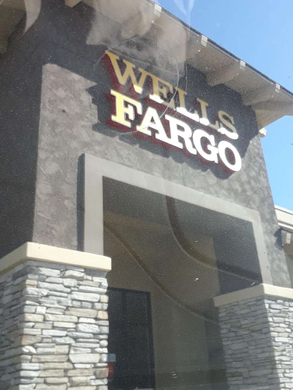 Wells Fargo Bank | 3877 Bedford Canyon Rd, Corona, CA 92883, USA | Phone: (951) 520-2860